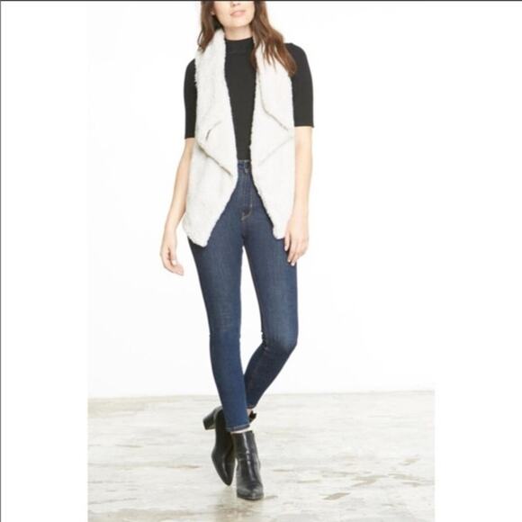 BB Dakota Sherpa Vest Womens XS Cream Fuzzy Open Front Cozy Neutrak Minimalist - Picture 2 of 6